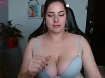 tiina_hz — GOAL: Oil Tits [17 tokens remaining] Welcome to my room #blowjob #braces #latina #bigboobs #curvy