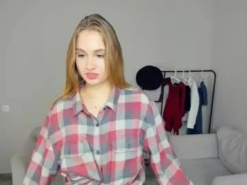 tilliecristello from Chaturbate