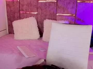 Join Chaturbate's Viollettebylyly viollettebylyly from Chaturbate