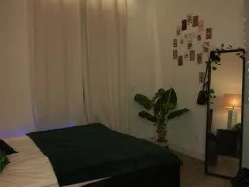 yess_kiki from Chaturbate