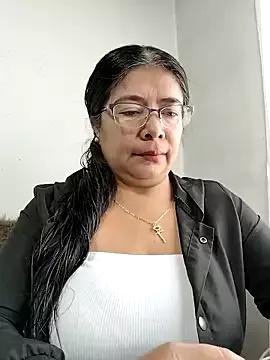 Masturbate to slutty camwhore __valentina18 __valentina18 from StripChat