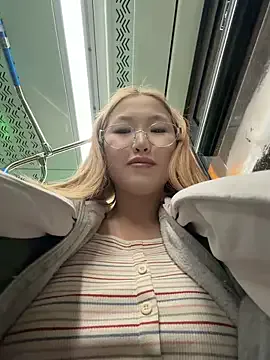 Aiko_Yumi — massage boobs and rub nipples under top