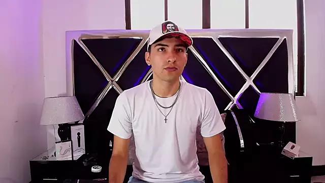 AlekRuizx from StripChat