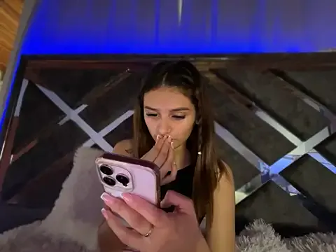 alison_parkerr26 — Show pussy 