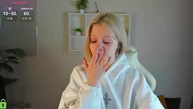 Allice_Cox from StripChat