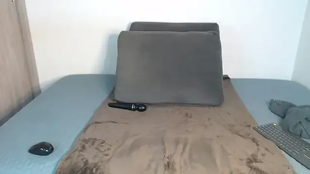 AmeliPonce — break ass with dildo for 5 minutes