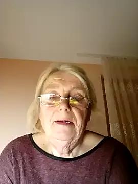 AmyLove353 from StripChat