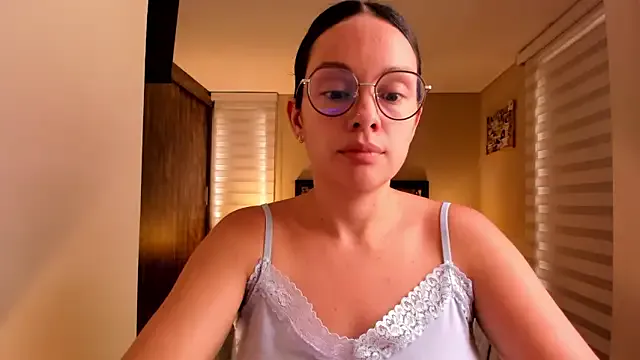 anabel_025 — show tongue