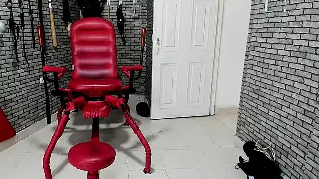 ariel_bdsm from StripChat