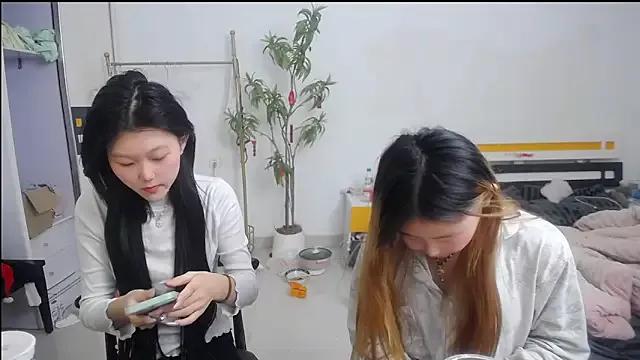 Babygirls523 from StripChat