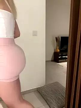 Explore amazing escort Barbieblondine Barbieblondine from StripChat