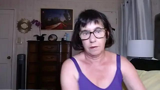 BigbustedBrenda from StripChat