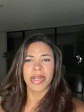 Admire StripChat's Brunettexio Brunettexio from StripChat