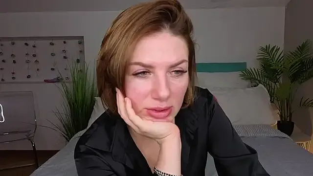 StripChat Candyyy____ is Freechat Candyyy____ — playing with a vibrator