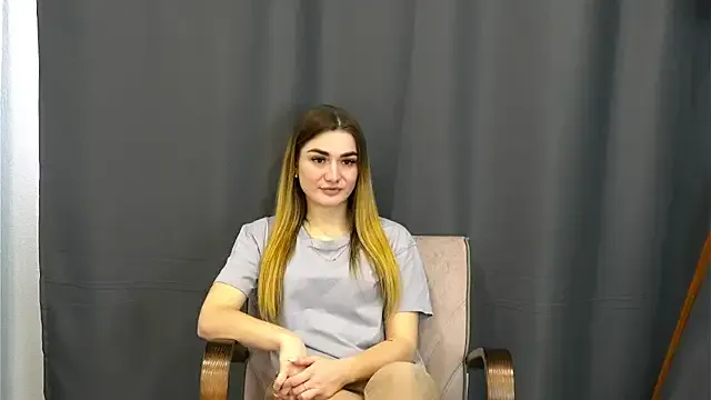 CharaVaz — SPIN AROUND SHOW MY OUTFIT