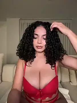 Curlyierr from StripChat