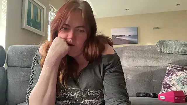 curvy-milf-abbie — playing  while he cleans