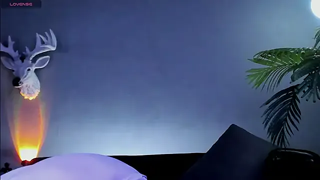 dennis_cox1 — kiss biceps with saliva 1 min