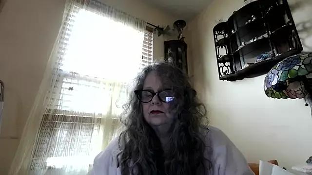 DestineeLoverGirl from StripChat