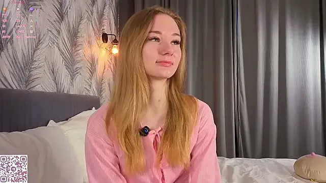 ElvinaRose — gently strock my neck