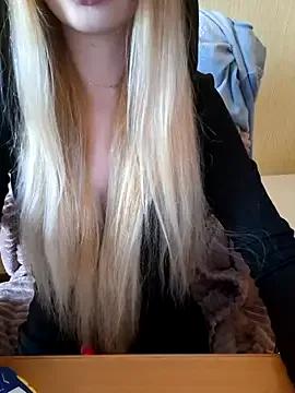 Elza_kom from StripChat