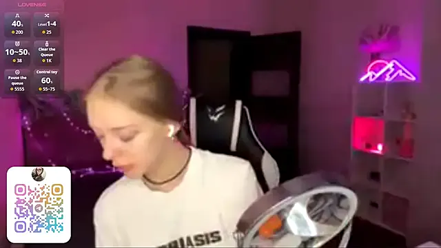 StripChat EvaPeace is Freechat EvaPeace — Should we start our Valentin's Day?