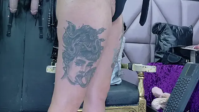 EvaSabath — Im on knees please spit on my mouth!