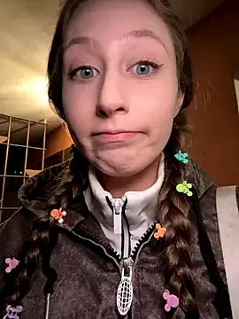 Explore sexy performer FroggyAnna FroggyAnna from StripChat