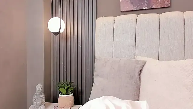 GiannaColling1 — HANDJOB + SPIT IN YOUR HARD DICK 