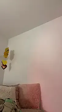 StripChat GiannaMagari is Freechat GiannaMagari — TOPLESS & SPIT TITS