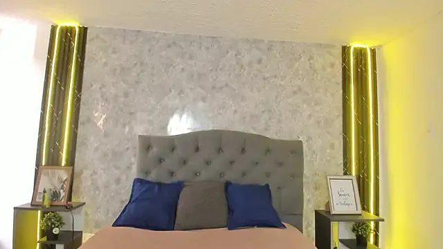 GiannaSlimJB — fullnaked + rub pussy 3 min