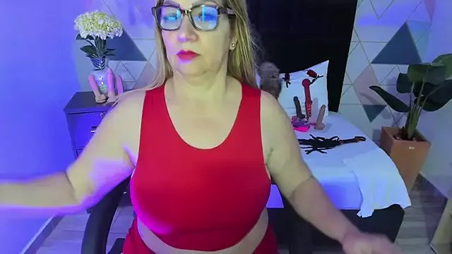 Private gisela27 on StripChat