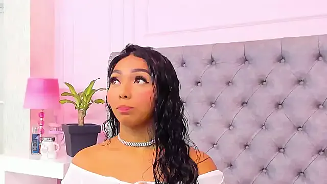 HaileeRoberts — I play with oil on my tail