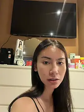 HeavenlyBlair — I WANNA PLAY WITH YOU! BUZZZ ME!