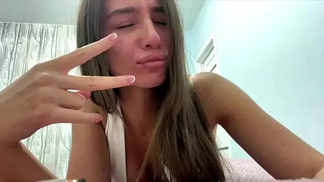 Cute JerrieCham wants you to fuck her body now JerrieCham from StripChat