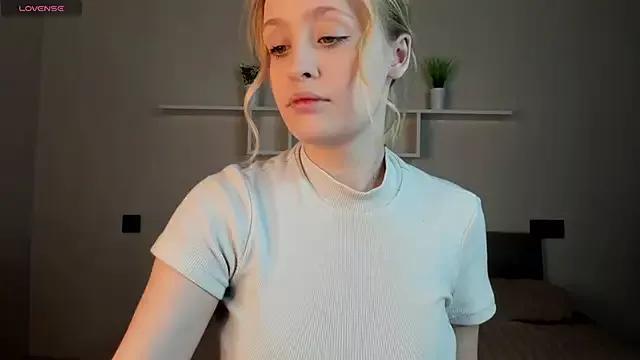Julliakoill from StripChat