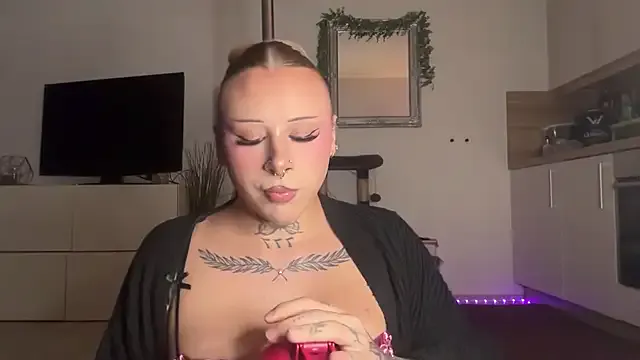 Kimberly-sweety — play with boobs 