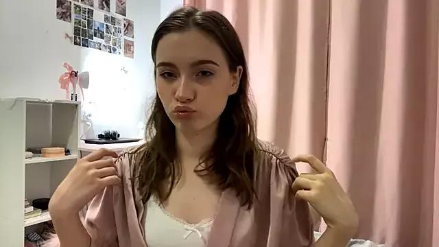 Kira_Sanders from StripChat