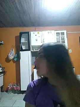 Larinhacat — Tirar a blusa