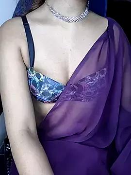 Leeezz_ahh from StripChat