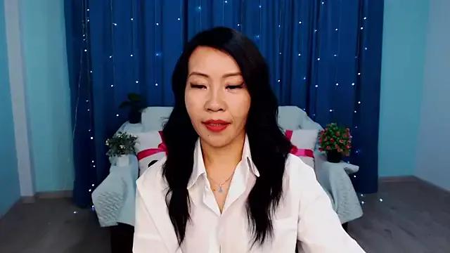 LiaPak from StripChat