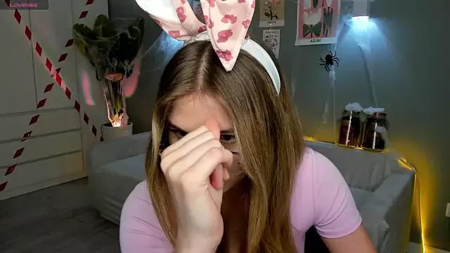 linakorvin from StripChat