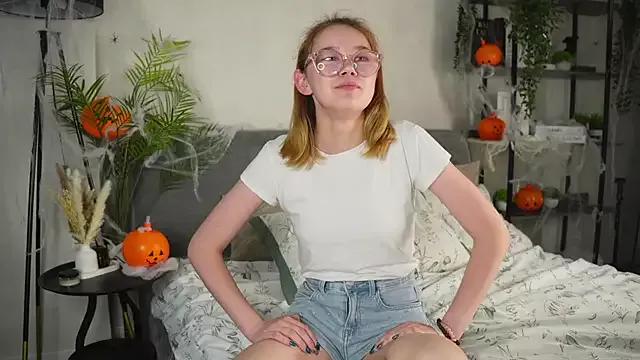 Check out sweet slut LinhFerrales LinhFerrales from StripChat