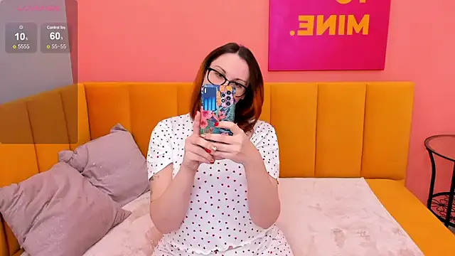 LisaAmoree — take off 1 item of clothes