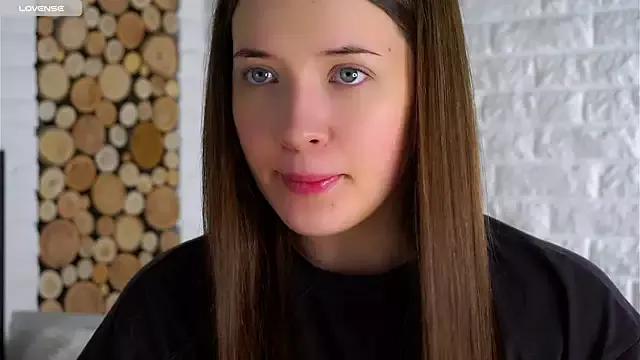 LowOncoming from StripChat