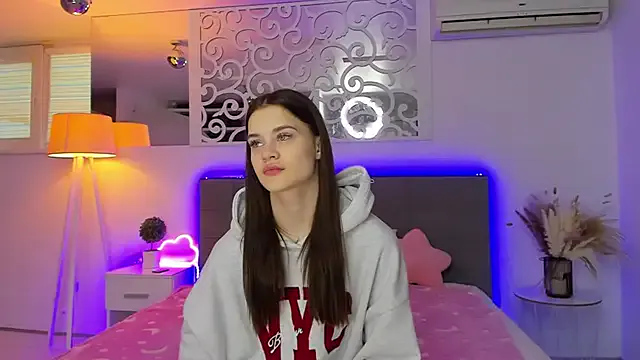 LuisaClover — Private on StripChat