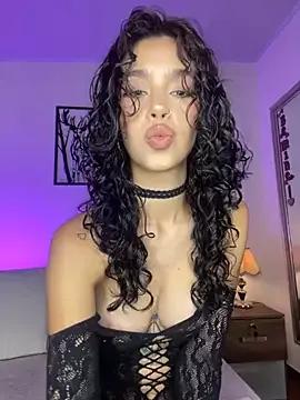 Cute MarianaSnake wants you to fuck their body now MarianaSnake from StripChat