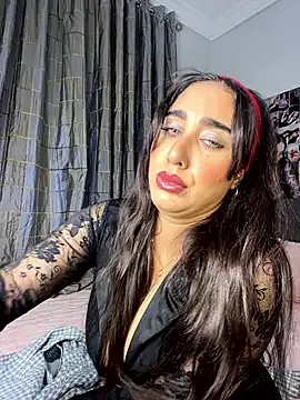 Meryem_Queen —   slap ass