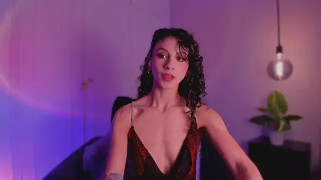 Discover sweet camwhore MiissCharlotte MiissCharlotte from StripChat