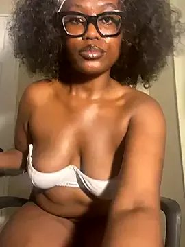 Freechat Moonzy77 on StripChat